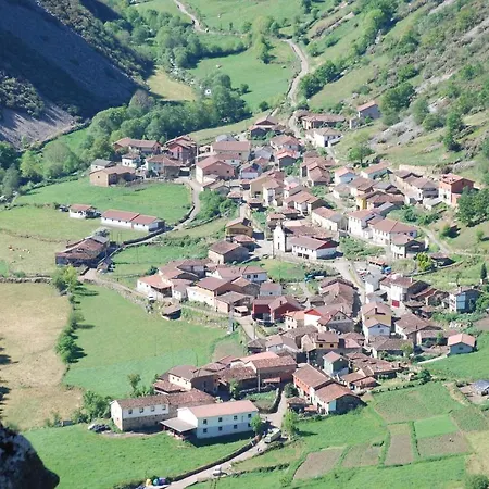 Guest house Y Casas De Aldea La Pornacal