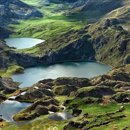 Πανσιόν Y Casas De Aldea La Pornacal