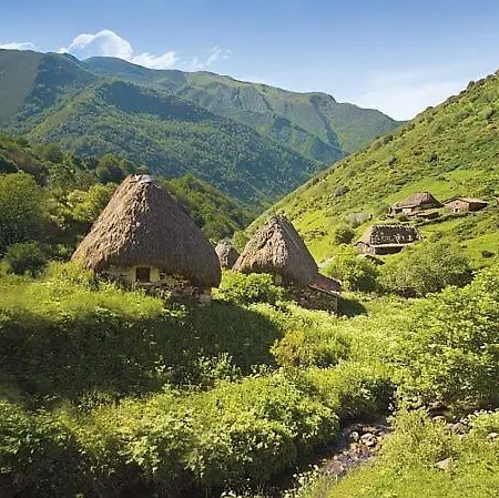 Y Casas De Aldea La Pornacal Πανσιόν 3*