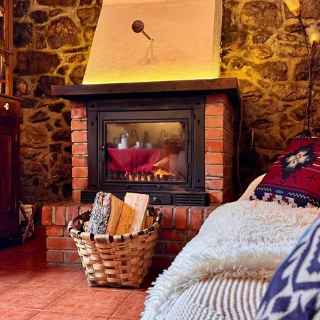 Y Casas De Aldea La Pornacal