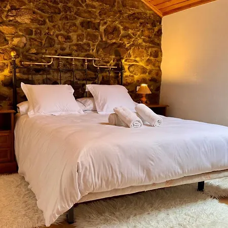 Πανσιόν Y Casas De Aldea La Pornacal