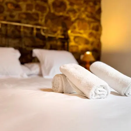 Y Casas De Aldea La Pornacal Πανσιόν Villar de Vildas