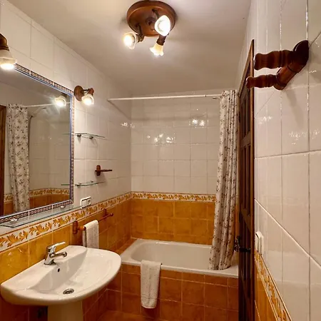 Y Casas De Aldea La Pornacal