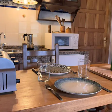 Y Casas De Aldea La Pornacal Πανσιόν Villar de Vildas