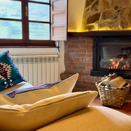 Y Casas De Aldea La Pornacal 3*