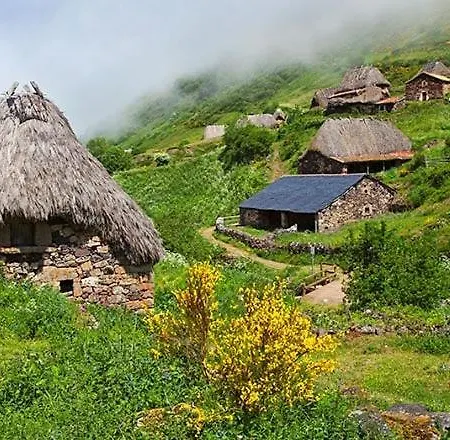 Y Casas De Aldea La Pornacal Villar de Vildas