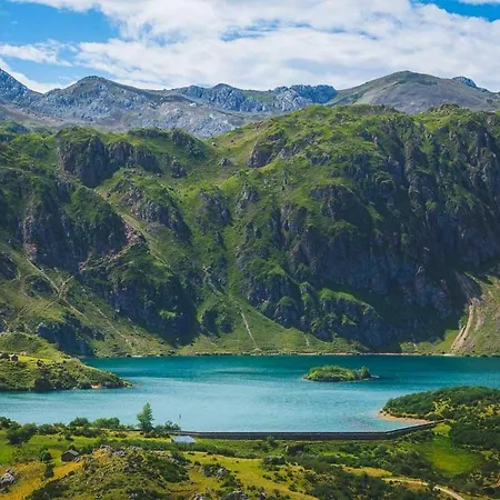 Πανσιόν Y Casas De Aldea La Pornacal