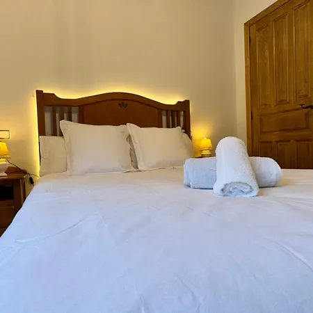 Y Casas De Aldea La Pornacal