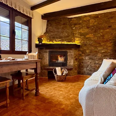 Πανσιόν Y Casas De Aldea La Pornacal