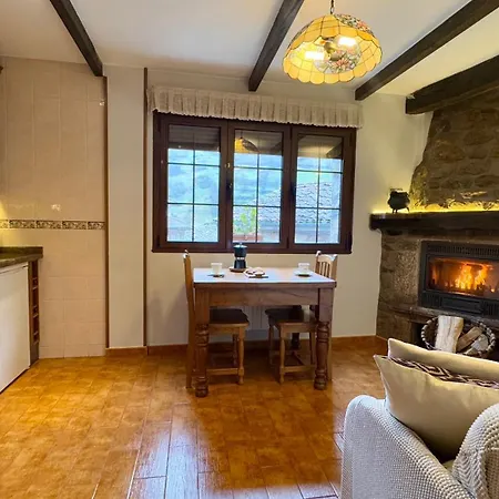 Y Casas De Aldea La Pornacal