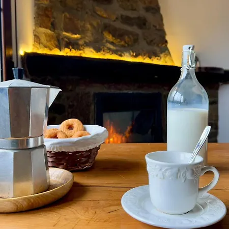 Πανσιόν Y Casas De Aldea La Pornacal