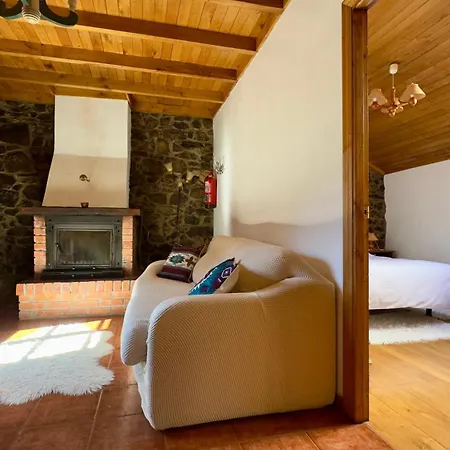 Y Casas De Aldea La Pornacal Πανσιόν Villar de Vildas