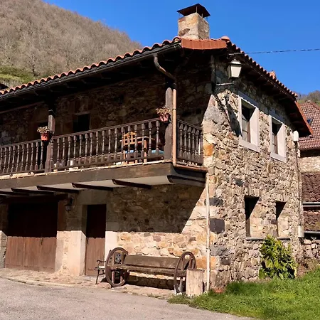 Πανσιόν Y Casas De Aldea La Pornacal 3*